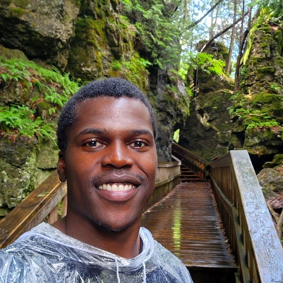 Meet your Posher, Daniel - Picture 1 of 2